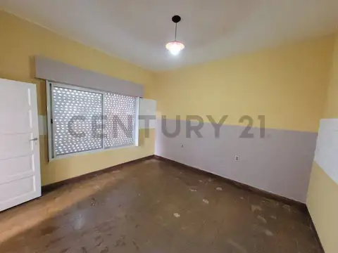 VENTA CASA 3 AMBIENTES CON PATIO Y TERRAZA - GERLI, LANUS.