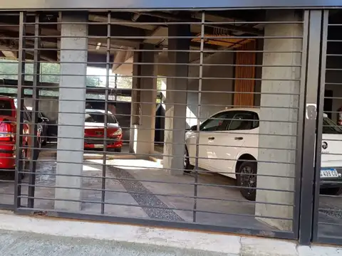 VENTA COCHERA CABALLITO FRENTE PARQUE CENTENARIO