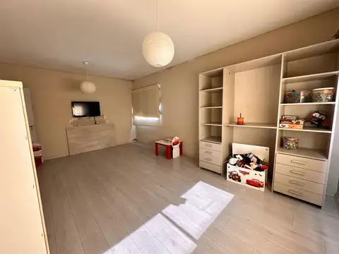 Casa 5 ambientes con 3 baños