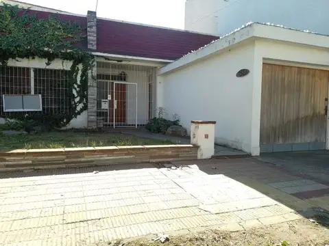 CASA 4 AMB CON GARAGE Y PATIO REMEDIOS DE ESCALADA