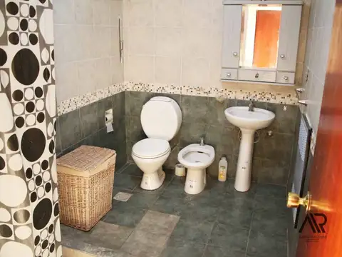 NUDA Propiedad Casa en Venta de 6 dormitorios en Pta Carretas