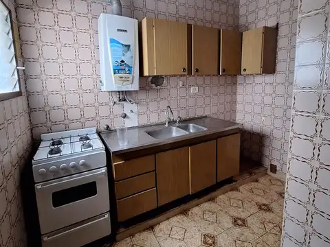 Depto Tipo Casa 6 ambientes con 1 baño