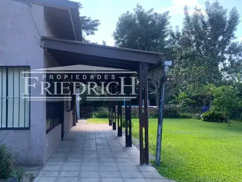 Casa en Venta con 3 cocheras