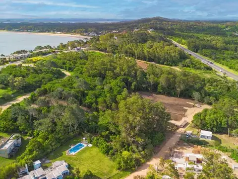 LOTE EN PUNTA BALLENA DE 1021 M2  