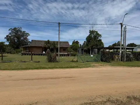 LOTE EN PUNTA BALLENA DE 1021 M2  