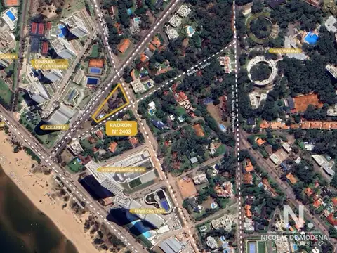 Se vende apartamento de 3 dormitorios en Mansa, a metros del mar.