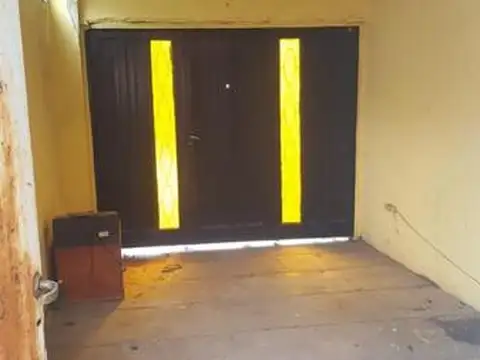 Casa en Venta en Isidro Casanova, USD 145.000