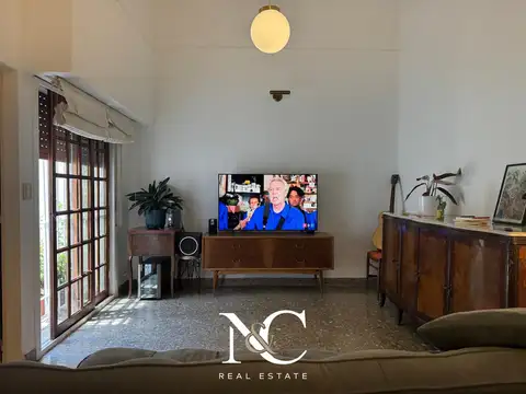 Casa 4 ambientes con 2 baños
