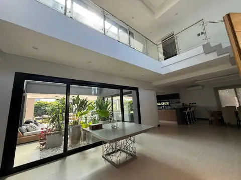 Hermosa casa de 6 ambientes en venta en Haras Santa María | Barrio El Atardecer  | ¡SE VENDE AMUEBLADA!