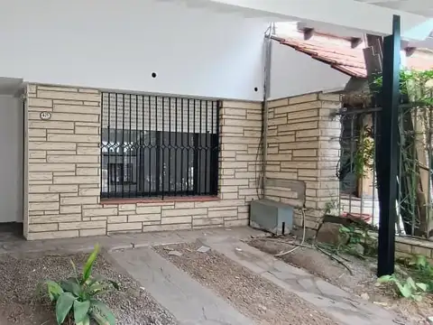 Casa - Alquiler - Argentina, San Isidro - YRIGOYEN, HIPOLITO 470