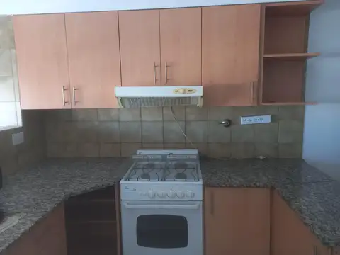 Departamento 6 ambientes con 2 baños