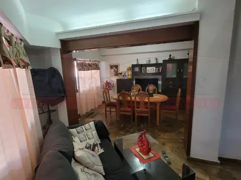 Depto Tipo Casa 4 ambientes con 2 baños