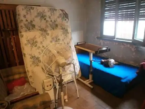 Casa 7 ambientes con 2 baños