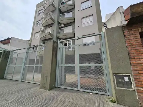 VENTA COCHERA SEMICUBIERTA, HAEDO