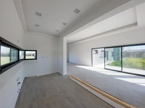 CASA EN VENTA 3 DORM PUERTO ROLDÁN