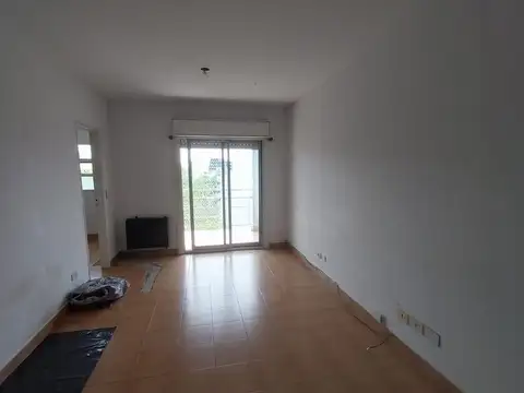 Departamento 3 ambientes en barrio Colegiales con balcón en alquiler