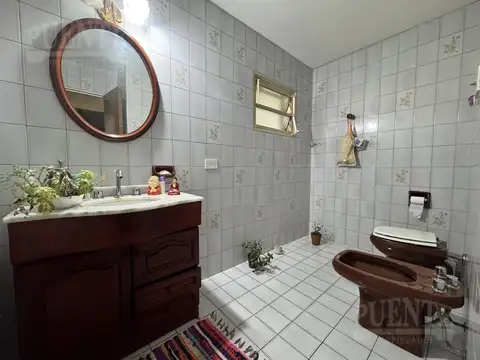 Casa 7 ambientes con 3 baños
