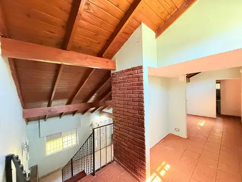 Casa en Venta con 6 cocheras