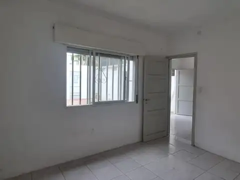 Valentin Gomez 2195 , Piso 00