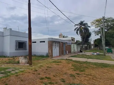 Casa en Alquiler con 1 cochera