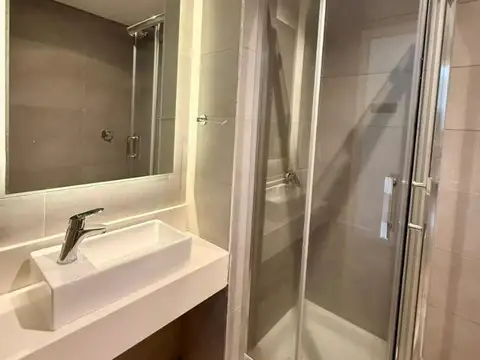 Monoambiente luminoso con amplio balcón y full amenities