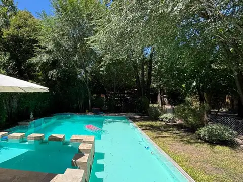 VENTA CASA 4 AMB C/ PILETA VILLA UDAONDO ITUZAINGO