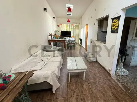 CASA EN VENTA PARQUE PILETA BERISSO