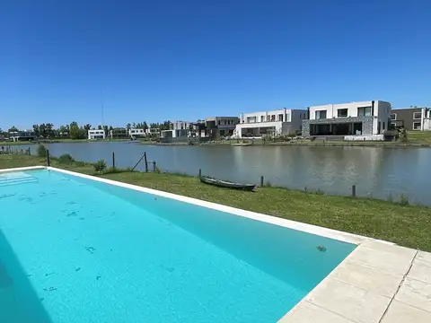 Casa en Venta en Laguna Grande, USD 659.000