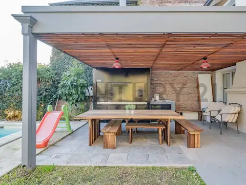 VENTA Hermosa CASA c/pileta en Don Torcuato