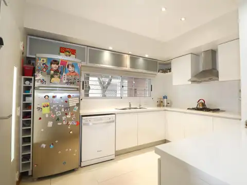 Depto Tipo Casa 4 ambientes con 2 baños