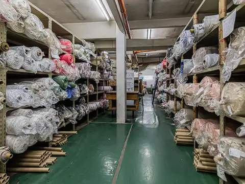 Local Comercial con oficinas y depósito