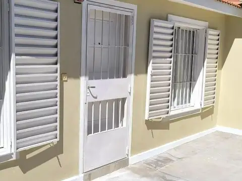 VENDE CASA BºJUAN CRUZ MOLINA - SAN LUIS