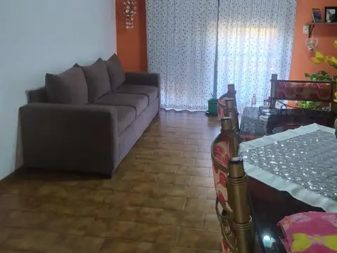 CASA 3 AMBIENTES LANUS OESTE VENTA  CON LOCAL