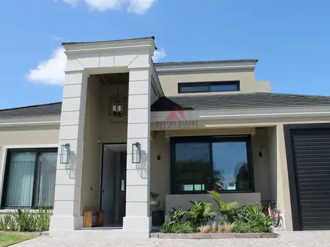 Casa en Venta en Pilar Golf Club, USD 1.150.000