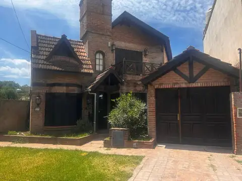 Venta casa Villa Udaondo 4 ambientes