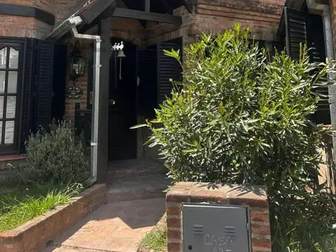 Casa en Venta en Villa Gobernador Udaondo, USD 195.000