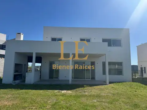 Puertos Del Lago 100