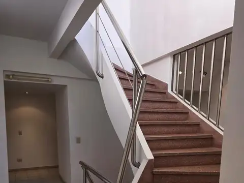 Oficina 2 ambientes con 1 baño