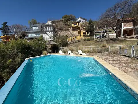 Complejo Turístico De 3 Duplex C/Pileta En 1.901M² De Terreno En Villa Del Lago, Villa Carlos Paz