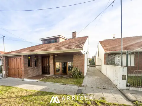 Bouchard al 3440 entre Acha y Av. Edision.