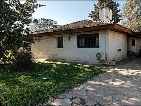 Casa en Venta con 3 cocheras