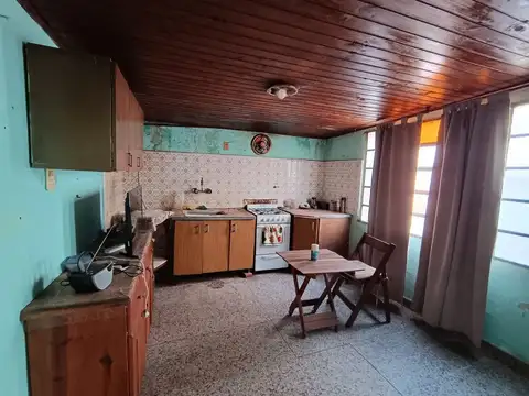 Casa de dos dormitorios en venta en La Plata