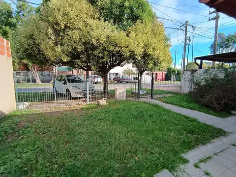 Casa de dos dormitorios en venta en La Plata