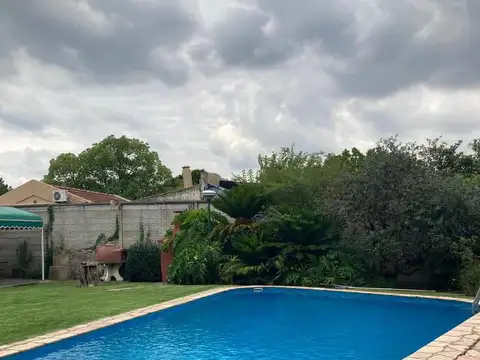 Casa 7 ambientes con 5 baños