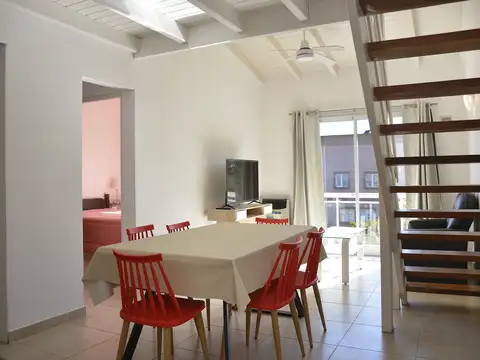 Duplex 3 amb. y medio c/cochera - Pinamar Centro