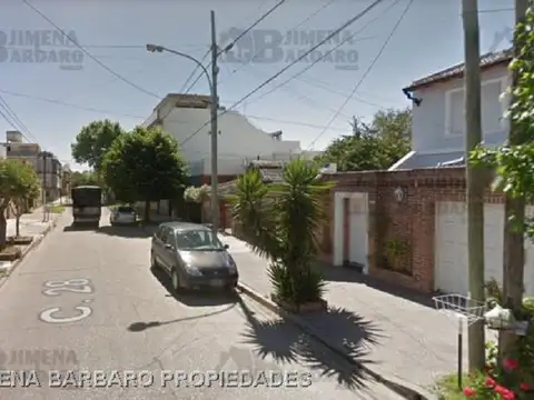 BARBARO VENDE GALPÓN CON VIVIENDA EN VILLA LYNCH