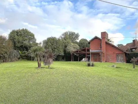 Casa en venta 3 dormitorios Las Brisas Country Club al golf