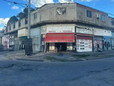 Moron  al 1200 esquina Jose Hernandez