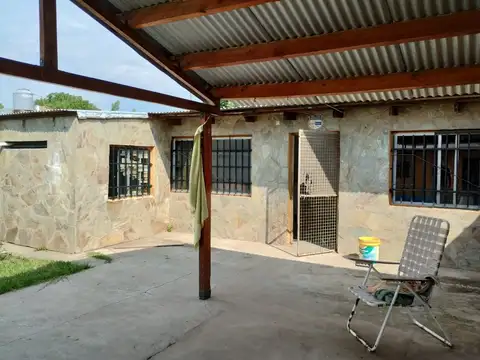 "R E T A S A D A"  - VENDEMOS YA - BARRIO MARTIN FIERRO - CHALET A MEJORAR CON PISCINA