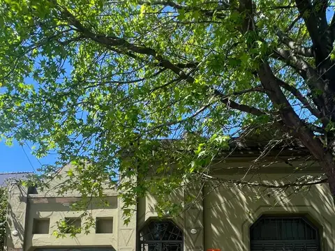 CASA 4 AMBIENTES CON COCHERA DEPENDENCIA Y JARDIN EN VENTA EN VILLA DEVOTO